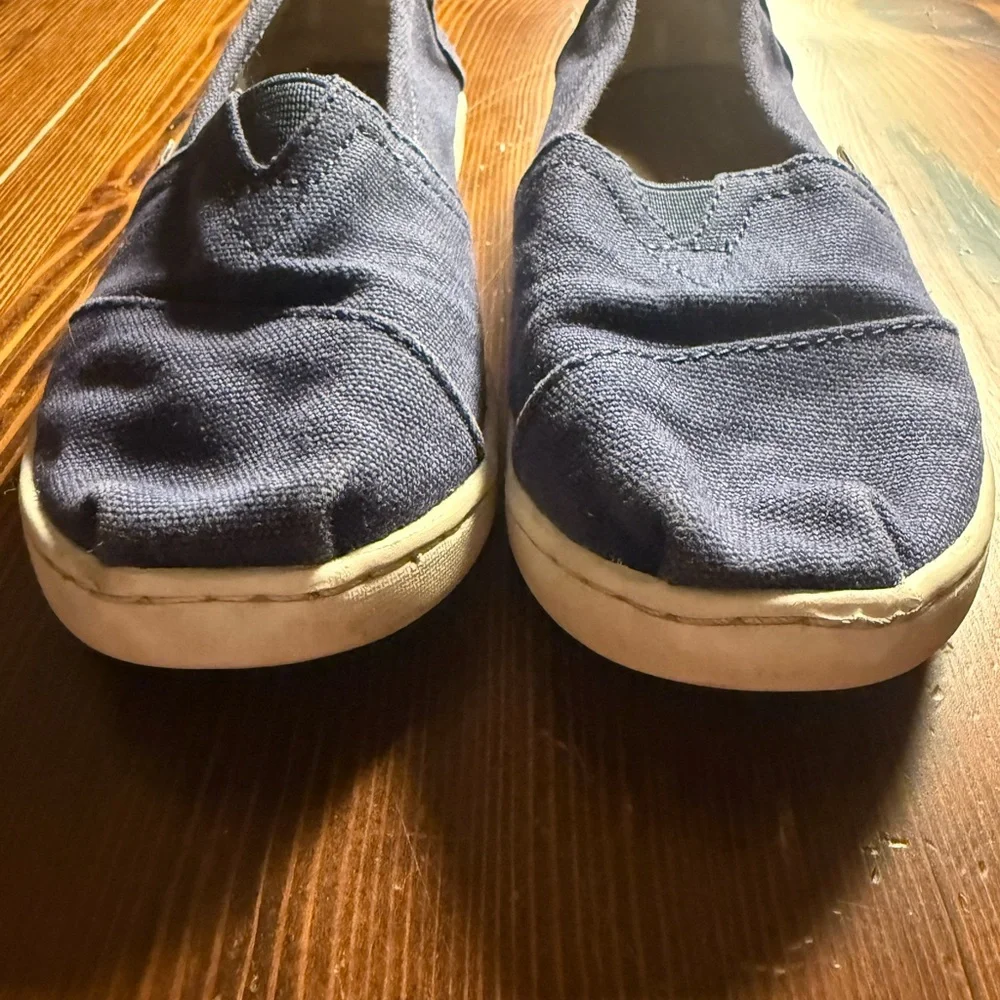 TOMS Kids Navy Canvas Moccasins
